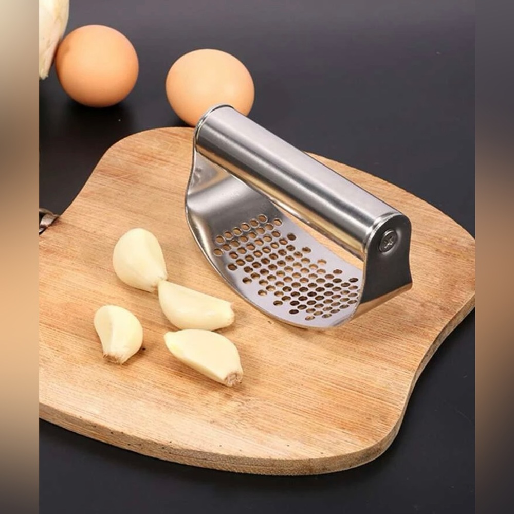 Stainless Steel Garlic Press Tool, Manual…1pc…New in Packaging